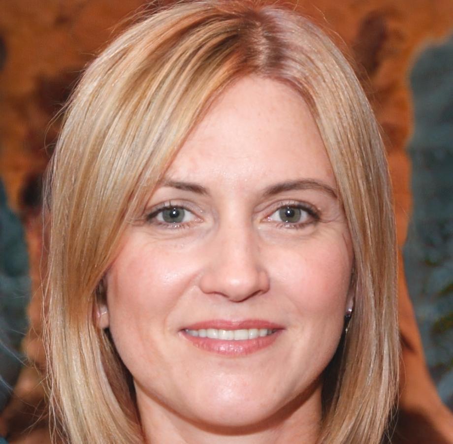 Directora de Análisis Financiero